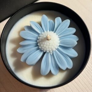 Bougie Format M - Parfum Ylang Ylang - Couleur blanche & bleue