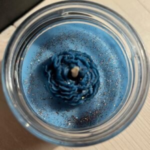 Bougie format M - Parfum fraises des bois - Couleur bleue