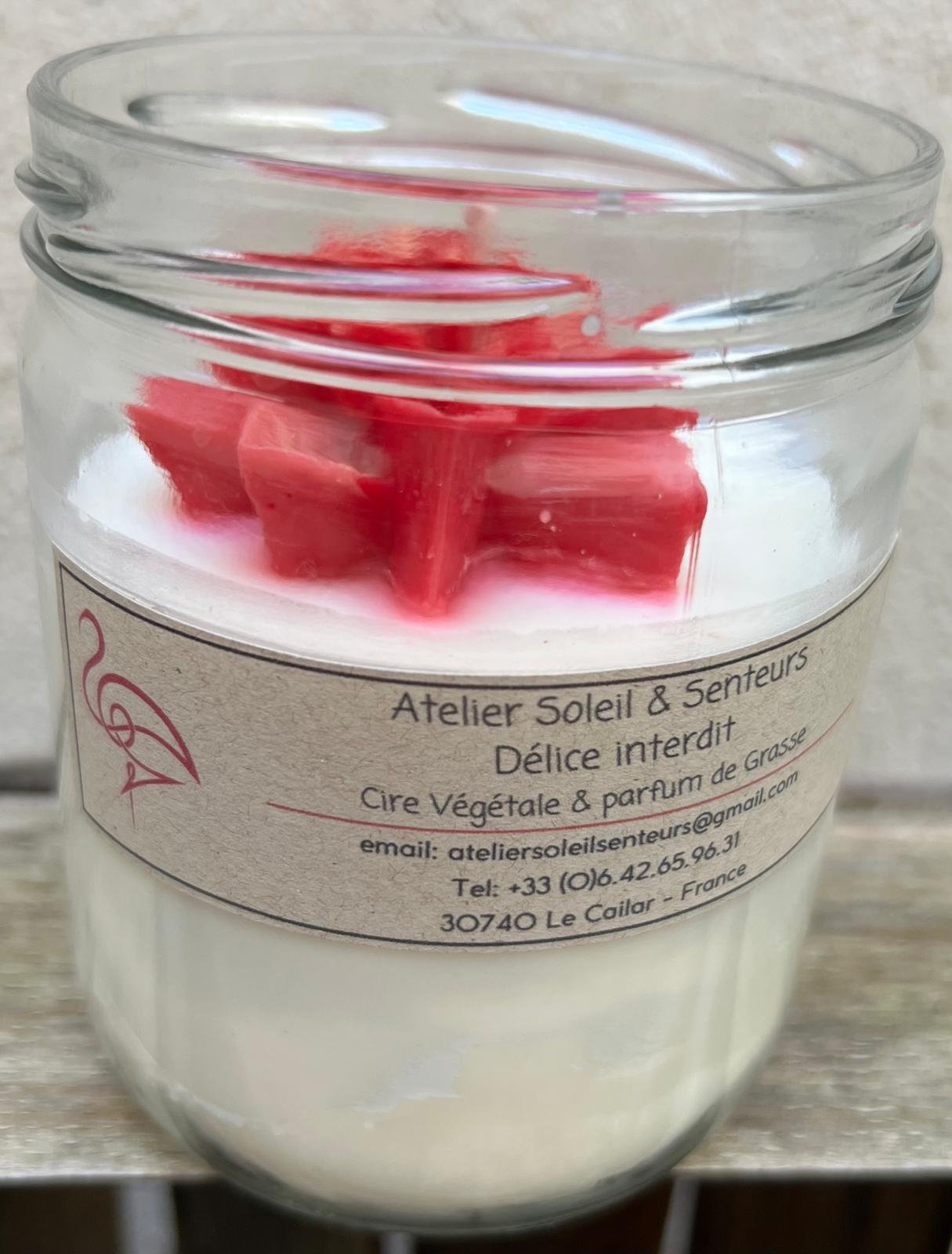 Bougie format L - Parfum délice interdit (dominante poire) - Couleur blanche & rouge – Image 2